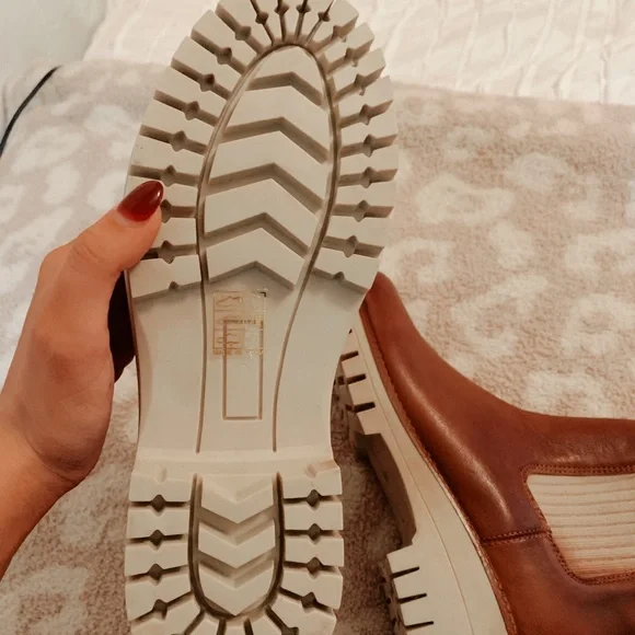 Chestnut boots! NWOT - Picture 5 of 6